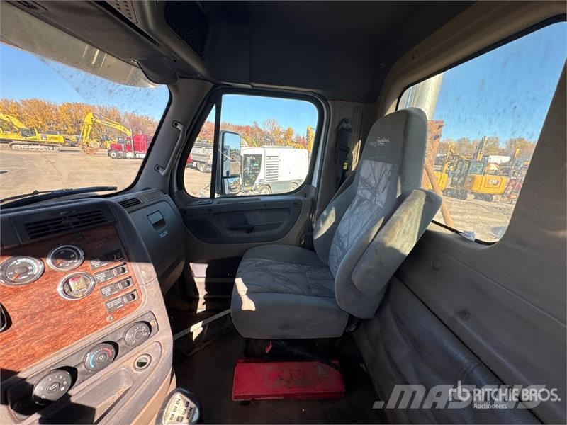 Freightliner Cascadia 125 وحدات الجر