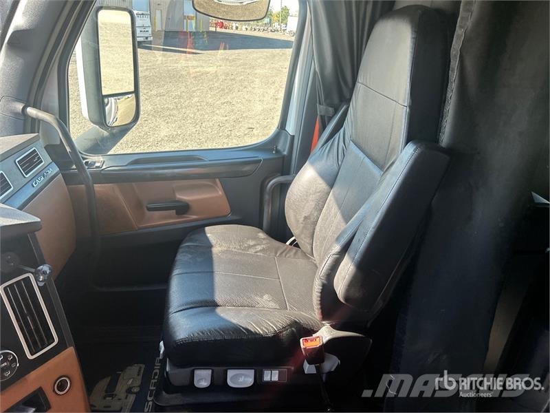 Freightliner Cascadia 126 Trekkers
