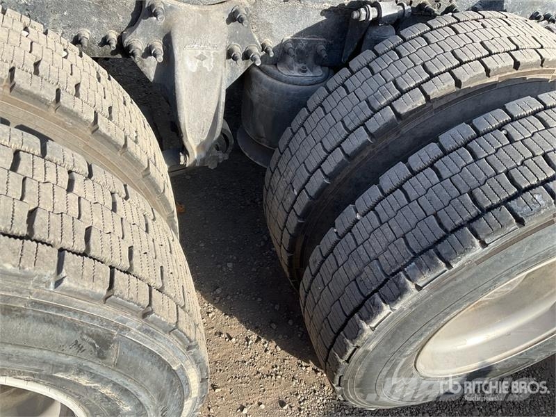 Freightliner Cascadia 126 وحدات الجر
