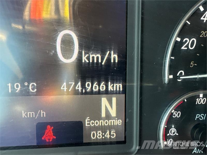 Freightliner Cascadia 126 Седельные тягачи