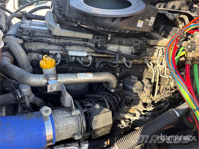 Freightliner Cascadia 126 6x4 T/A Sleeper Truck Tractor Влекачи