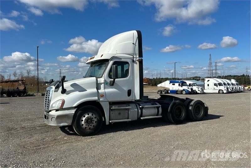 Freightliner Cascadia 125 وحدات الجر