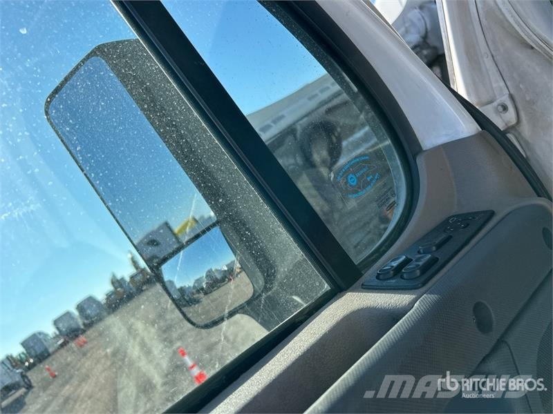 Freightliner Cascadia 125 6x4 T/A Sleeper Truck Tractor Truck Tractor Units