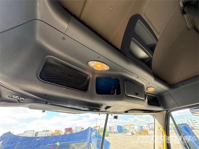 Freightliner Cascadia 125 6x4 Evolution T/A Sleeper Truck Tract Motrici e Trattori Stradali