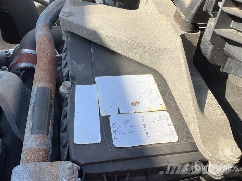 Freightliner Cascadia 126 6x4 T/A Sleeper Truck Tractor وحدات الجر