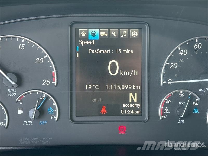 Freightliner Cascadia 126 وحدات الجر