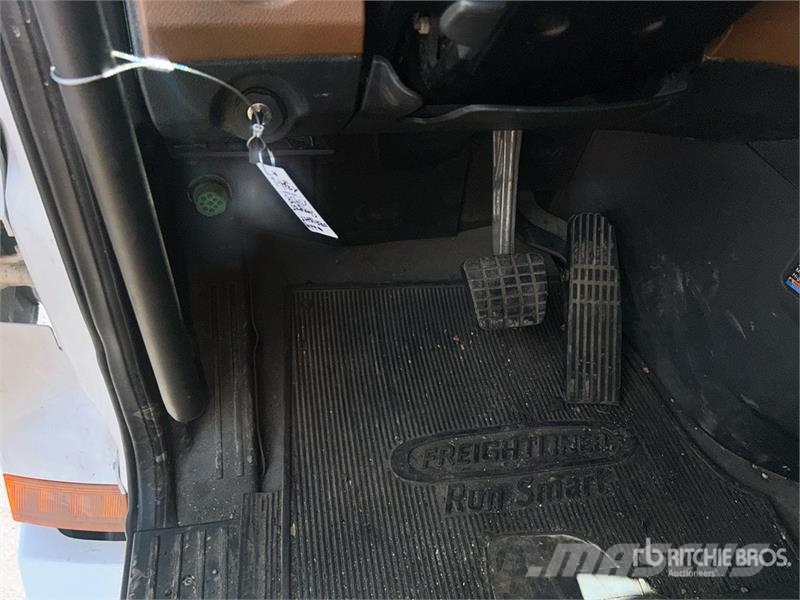 Freightliner Cascadia 126 6x4 T/A Sleeper Truck Tractor Motrici e Trattori Stradali