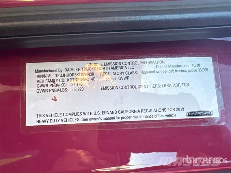 Freightliner Cascadia 126 6x4 T/A Sleeper Truck Tractor Cavalos mecânicos