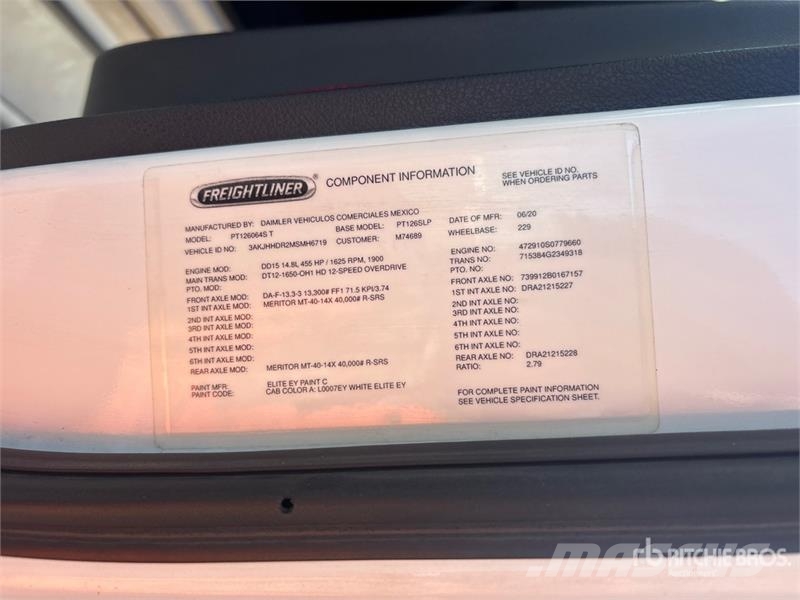 Freightliner Cascadia 126 Vetopöytäautot