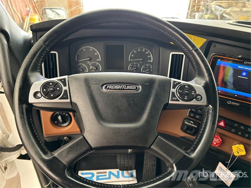 Freightliner Cascadia 126 Truck Tractor Units