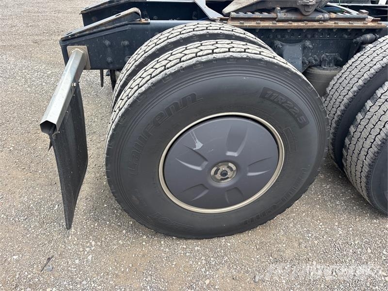 Freightliner Cascadia 126 Naudoti vilkikai