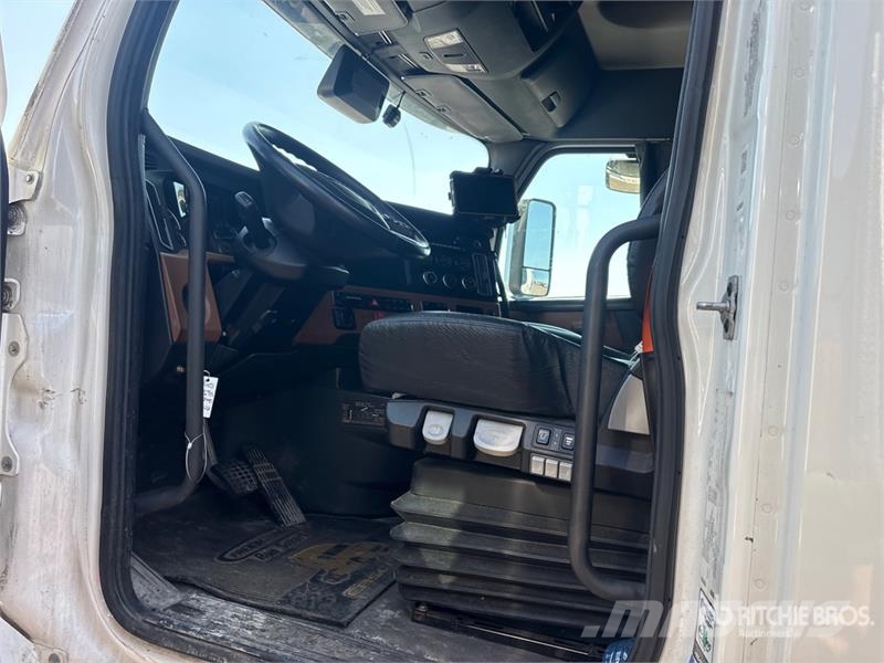 Freightliner Cascadia 126 Naudoti vilkikai