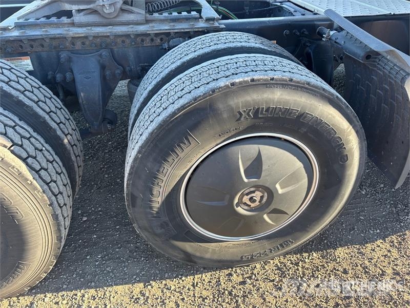 Freightliner Cascadia 126 وحدات الجر