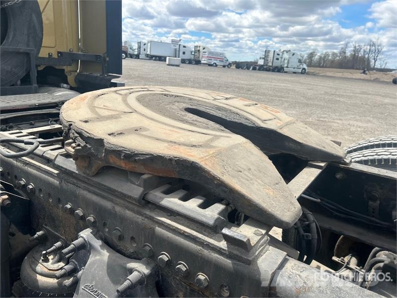 Freightliner Cascadia 126 6x4 T/A Sleeper Truck Tractor 牵引车