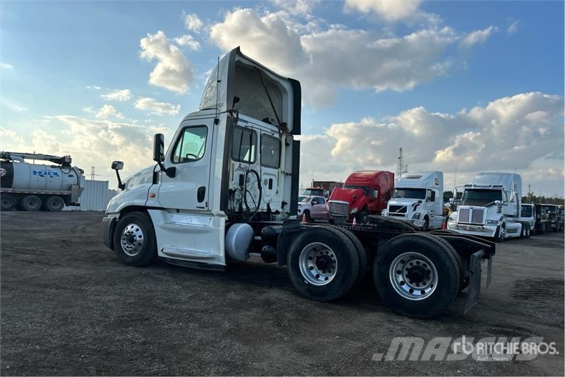 Freightliner Cascadia 125 Тягачі