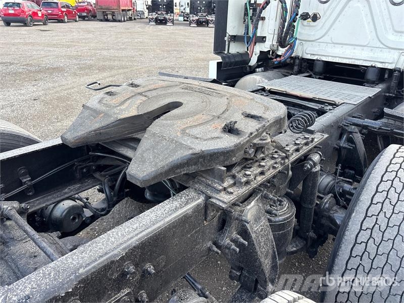 Freightliner Cascadia 126 Truck Tractor Units