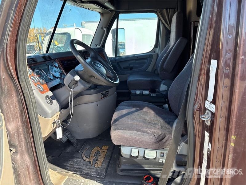 Freightliner Cascadia 113 Тягачі
