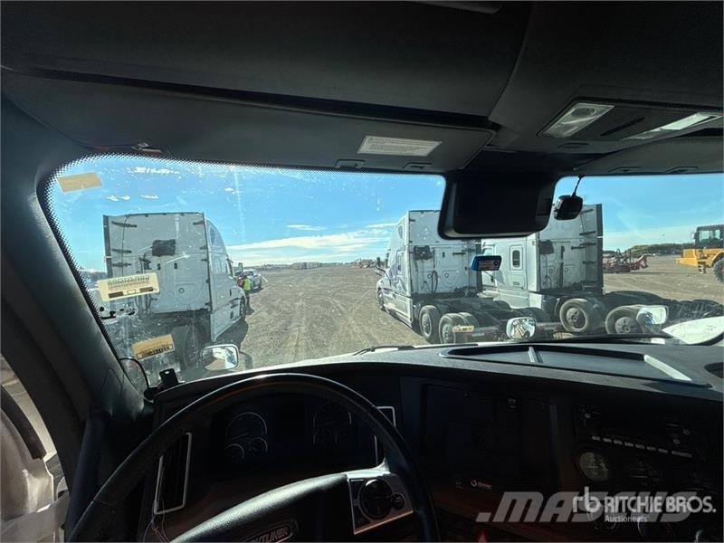 Freightliner Cascadia 126 Тягачі