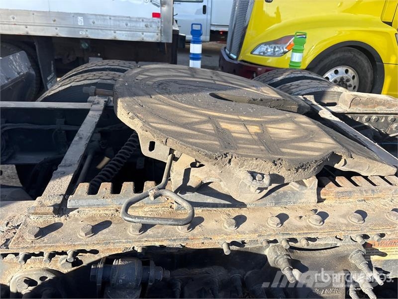 Freightliner Cascadia 126 6x4 T/A Sleeper Truck Tractor Влекачи