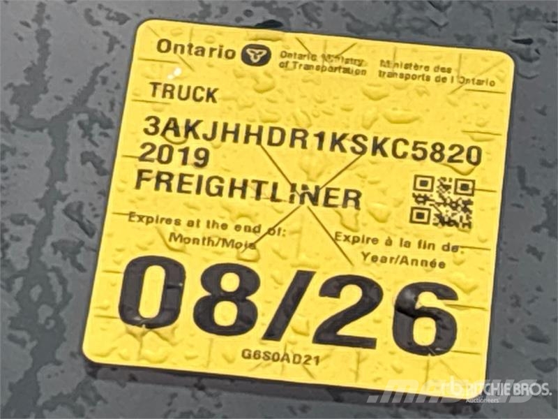 Freightliner Cascadia 126 6x4 T/A Sleeper Truck Tractor Tegljači