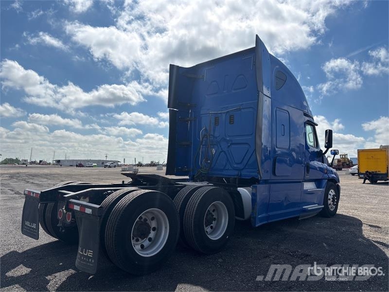 Freightliner Cascadia 125 6x4 Evolution T/A Sleeper Truck Tract Motrici e Trattori Stradali