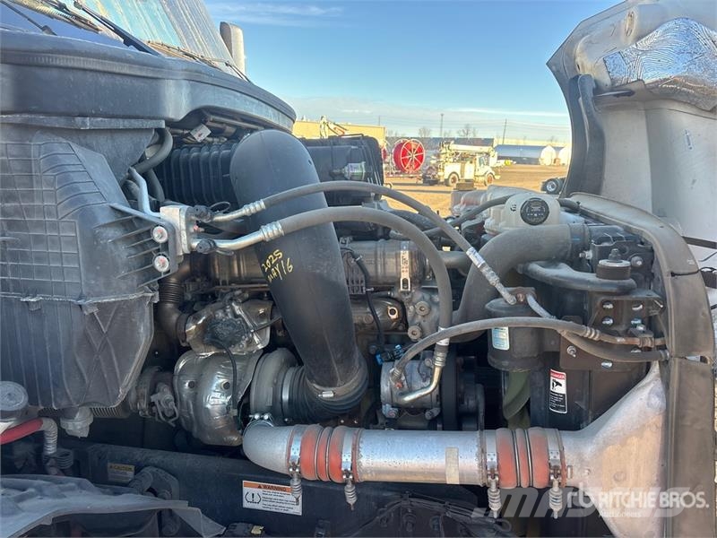 Freightliner Cascadia 126 وحدات الجر