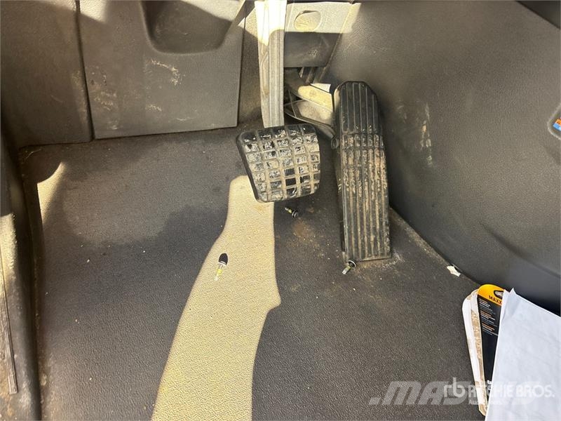 Freightliner Cascadia 126 6x4 T/A Sleeper Truck Tractor Tractor Units