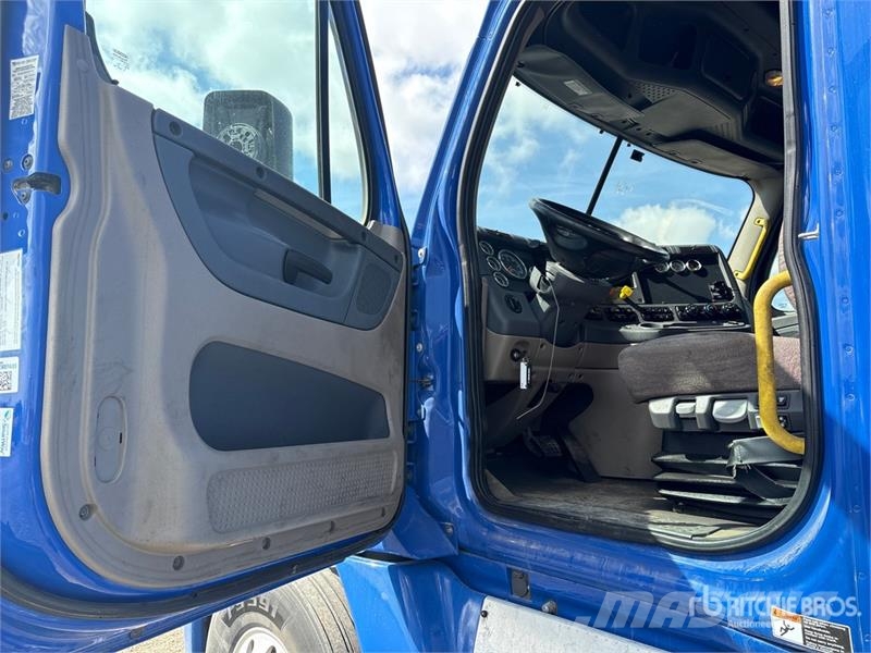 Freightliner Cascadia 125 6x4 Evolution T/A Sleeper Truck Tract Motrici e Trattori Stradali