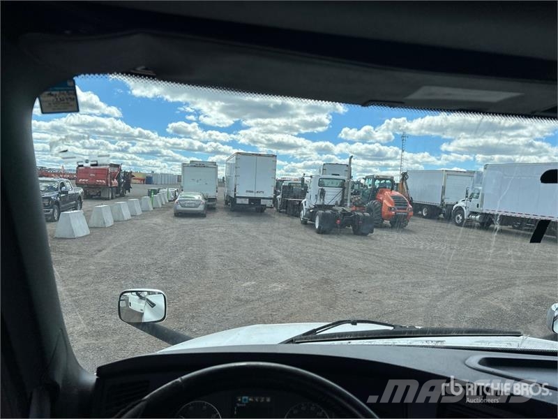 Freightliner Cascadia 126 Vetopöytäautot