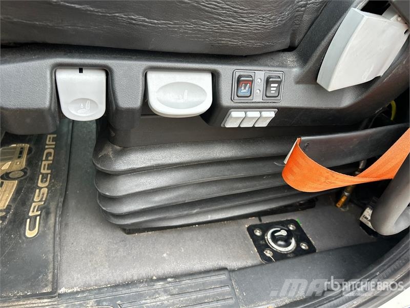 Freightliner Cascadia 126 Naudoti vilkikai