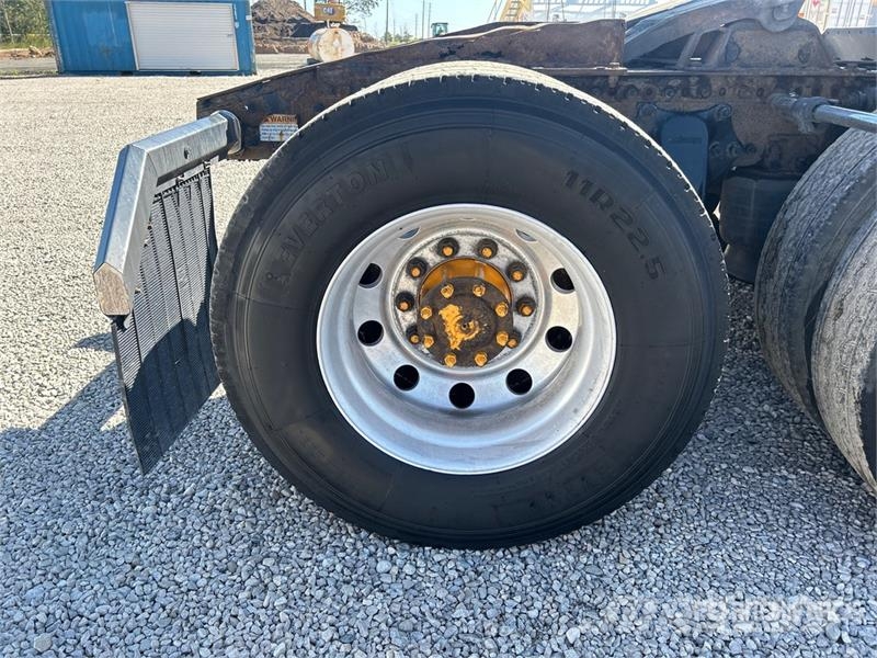Freightliner Cascadia 125 6x4 T/A Sleeper Truck Tractor Dragbilar