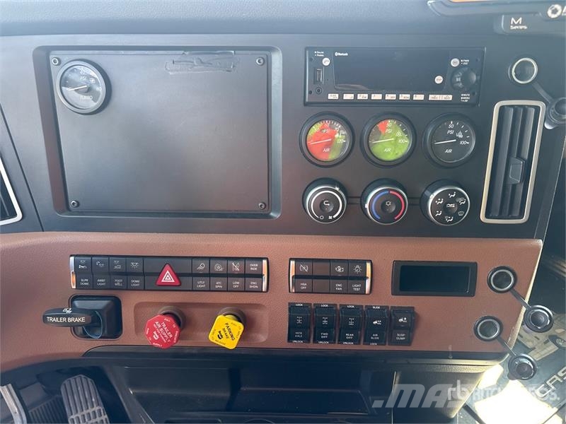 Freightliner Cascadia 126 Naudoti vilkikai