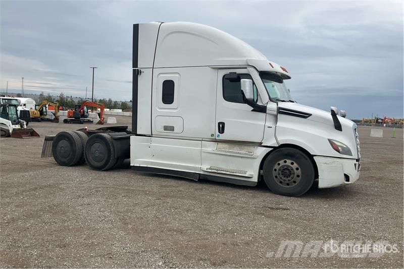 Freightliner Cascadia 126 6x4 T/A Sleeper Truck Tractor Traktorske jedinice