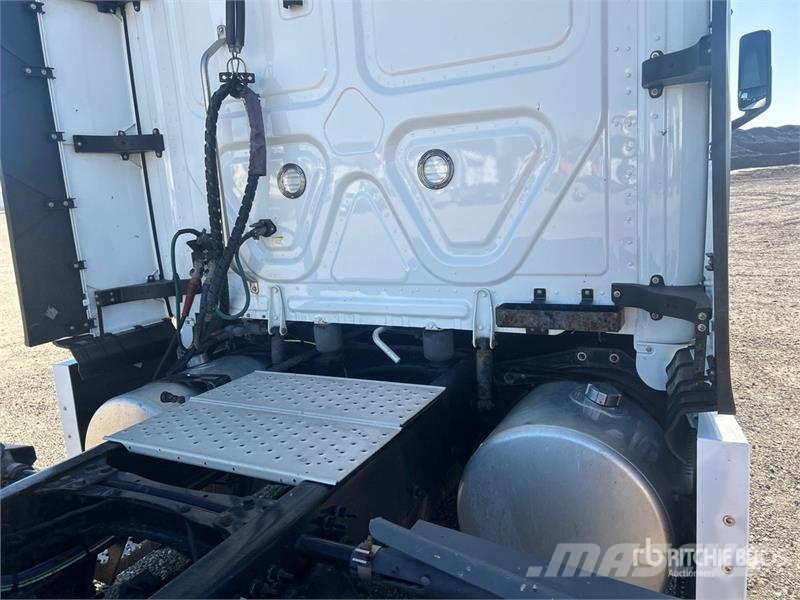 Freightliner Cascadia 126 Trekkers