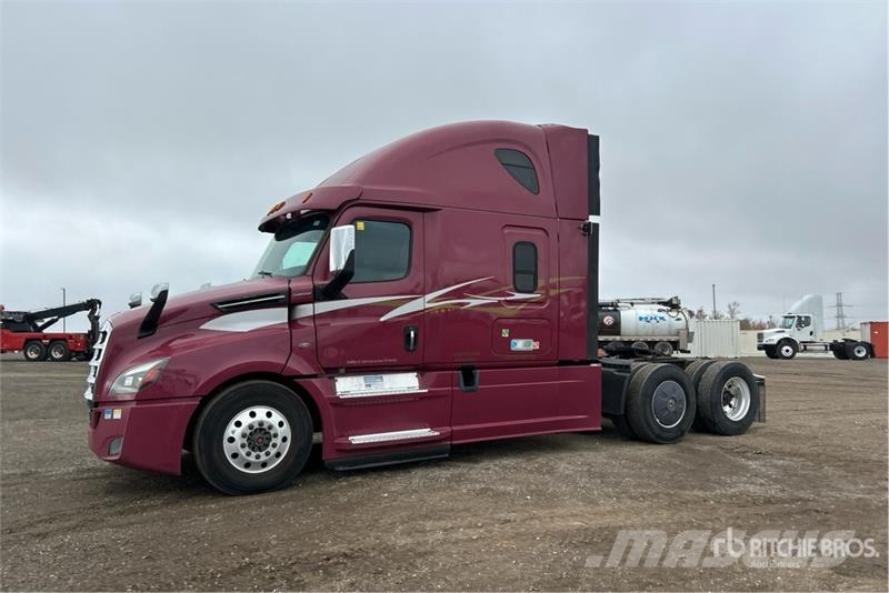 Freightliner Cascadia 126 6x4 T/A Sleeper Truck Tractor Cavalos mecânicos
