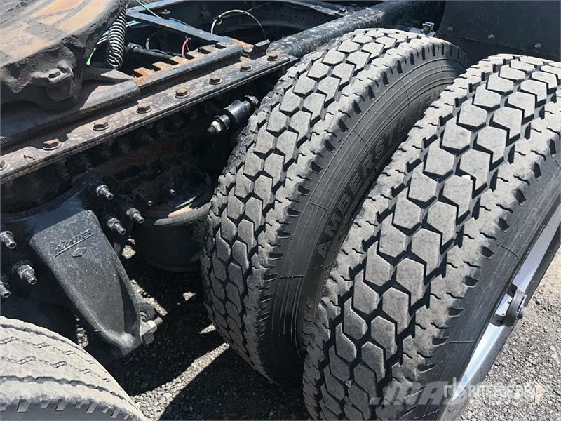 Freightliner Cascadia 126 6x4 T/A Sleeper Truck Tractor Motrici e Trattori Stradali