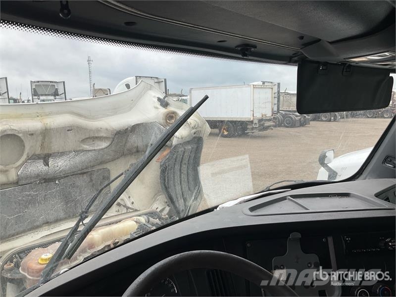 Freightliner Cascadia 126 6x4 T/A Sleeper Truck Tractor Motrici e Trattori Stradali