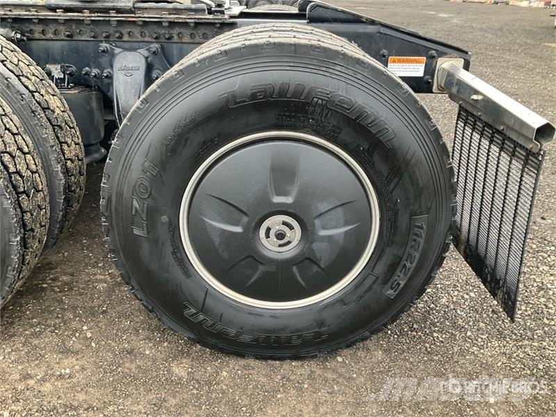 Freightliner Cascadia 126 Vetopöytäautot