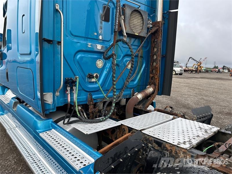 Freightliner Cascadia 125 Vetopöytäautot