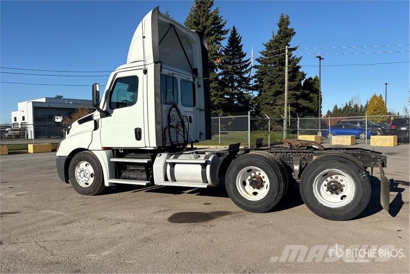 Freightliner Cascadia 126 Vetopöytäautot