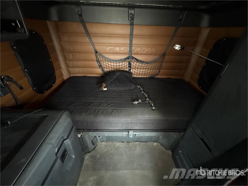 Freightliner Cascadia 126 Prime Movers