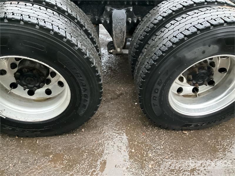 Freightliner Cascadia 126 Truck Tractor Units