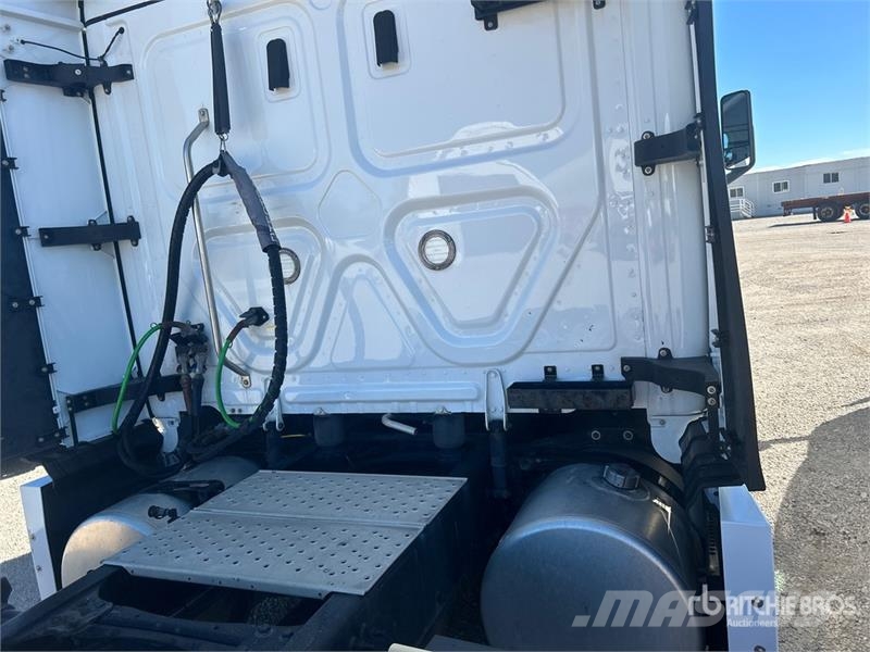 Freightliner Cascadia 126 Trekkers