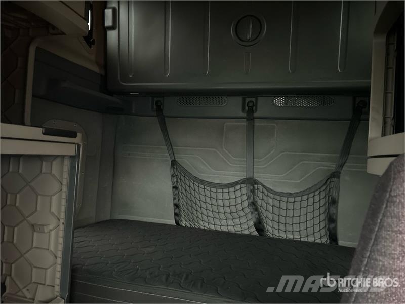Freightliner Cascadia 125 6x4 T/A Sleeper Truck Tractor Motrici e Trattori Stradali