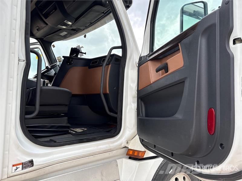 Freightliner Cascadia 126 Prime Movers