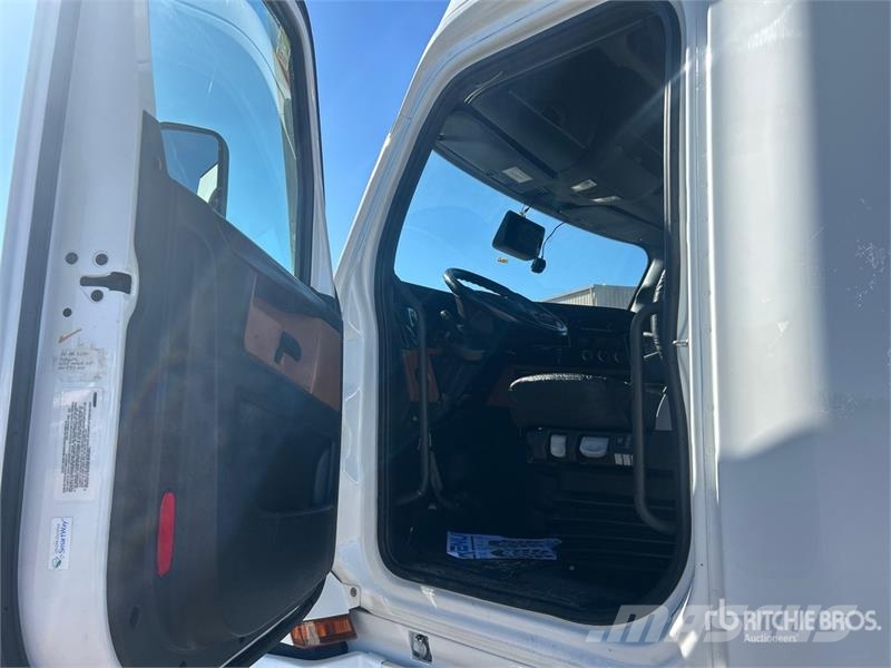 Freightliner Cascadia 126 Trekkers