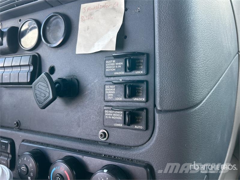 Freightliner Cascadia 125 6x2 T/A Sleeper Truck Tractor وحدات الجر