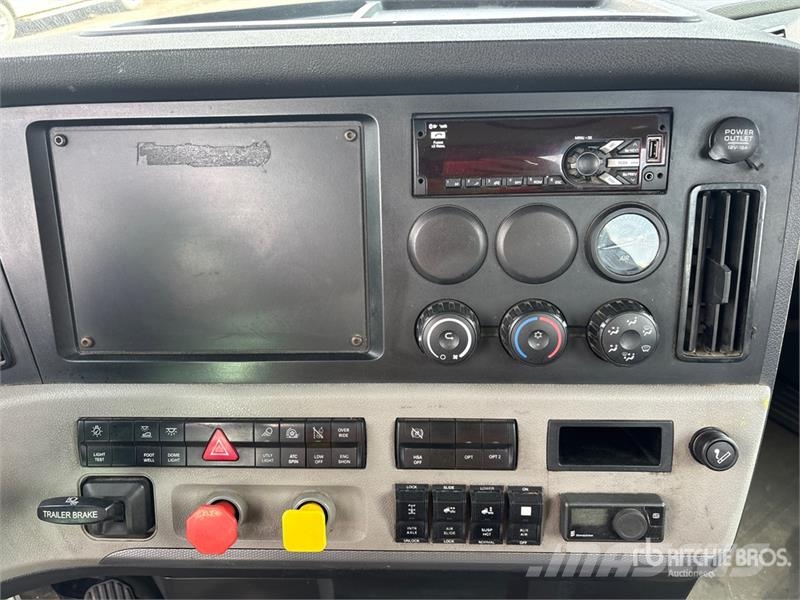 Freightliner Cascadia 126 Vetopöytäautot