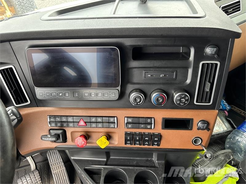 Freightliner Cascadia 126 Prime Movers