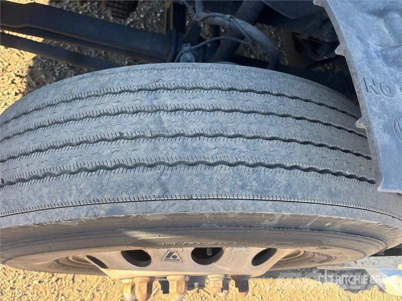 Freightliner Cascadia 126 وحدات الجر
